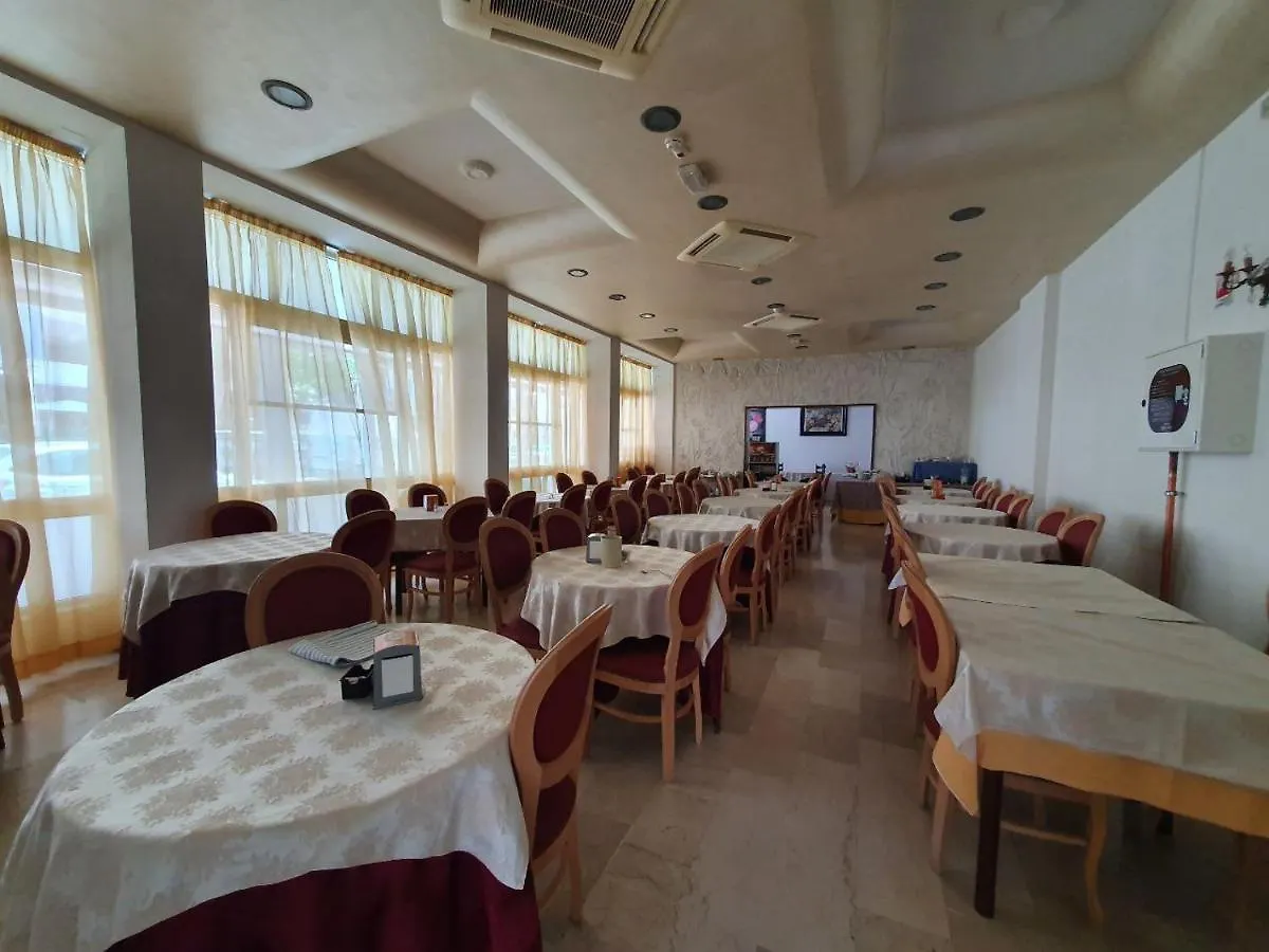 **  Hotel Moresco - Piscina Beach Village Riccione Italy