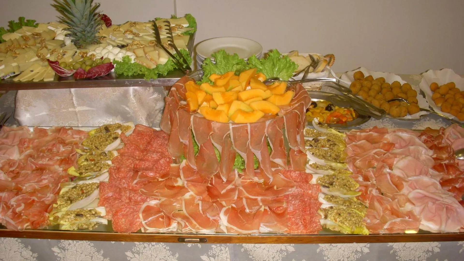 Hotel Moresco - Piscina Beach Village Riccione